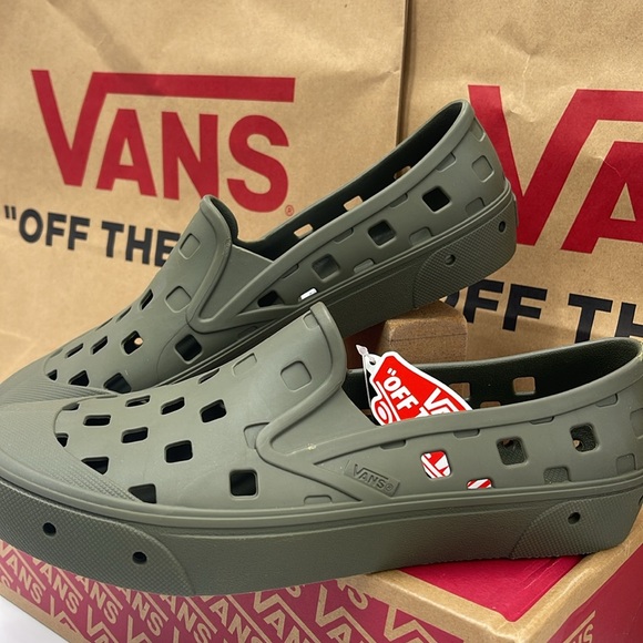 Vans Men’s Slip-On Trk Grape Leaf
VN0A5HF850K
Sneakers - Picture 6 of 16